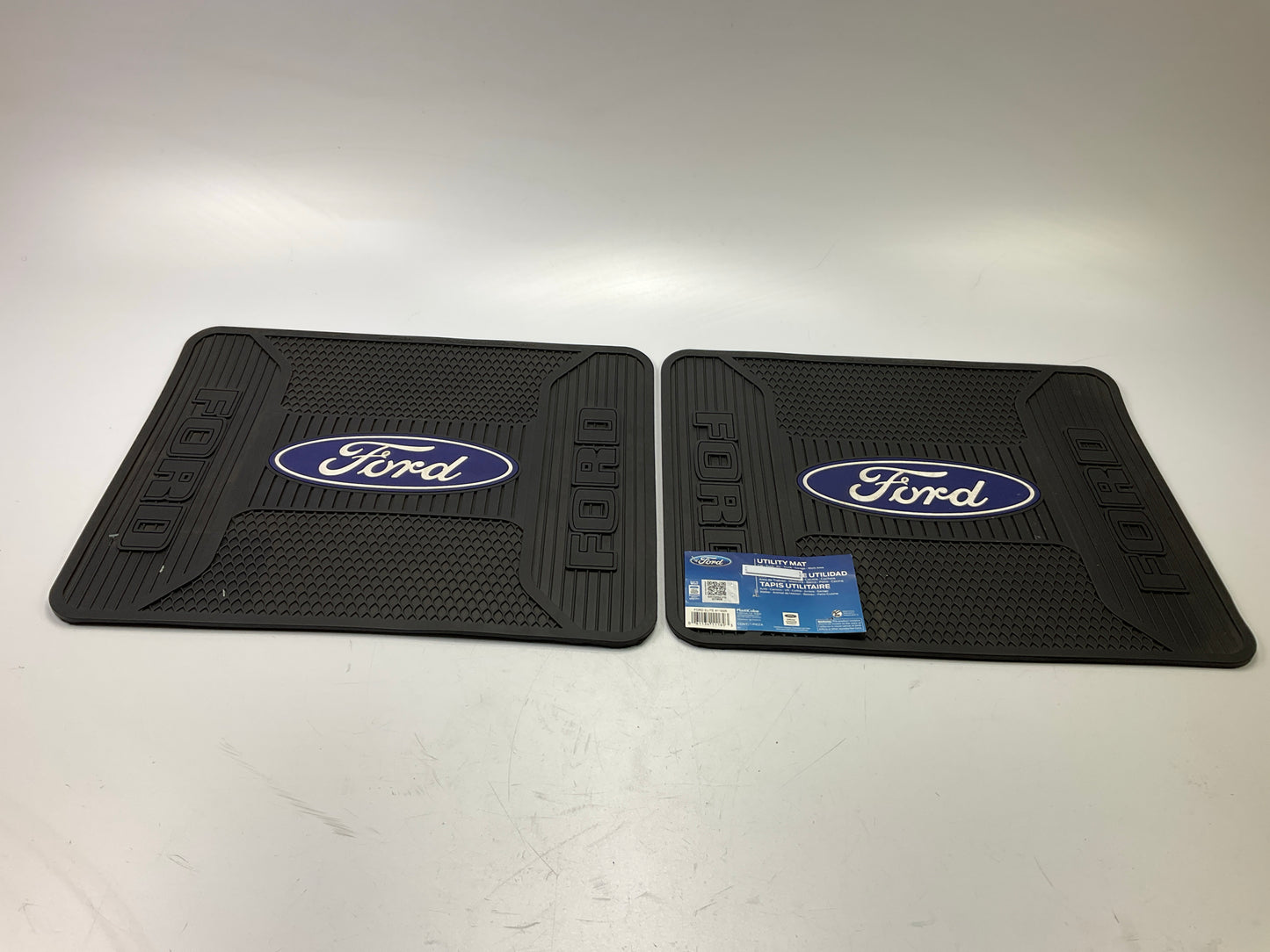 (2) Plasticolor 1189R Rear Universal Rubber Floor Mats - Ford Oval Logo, 17''x14''
