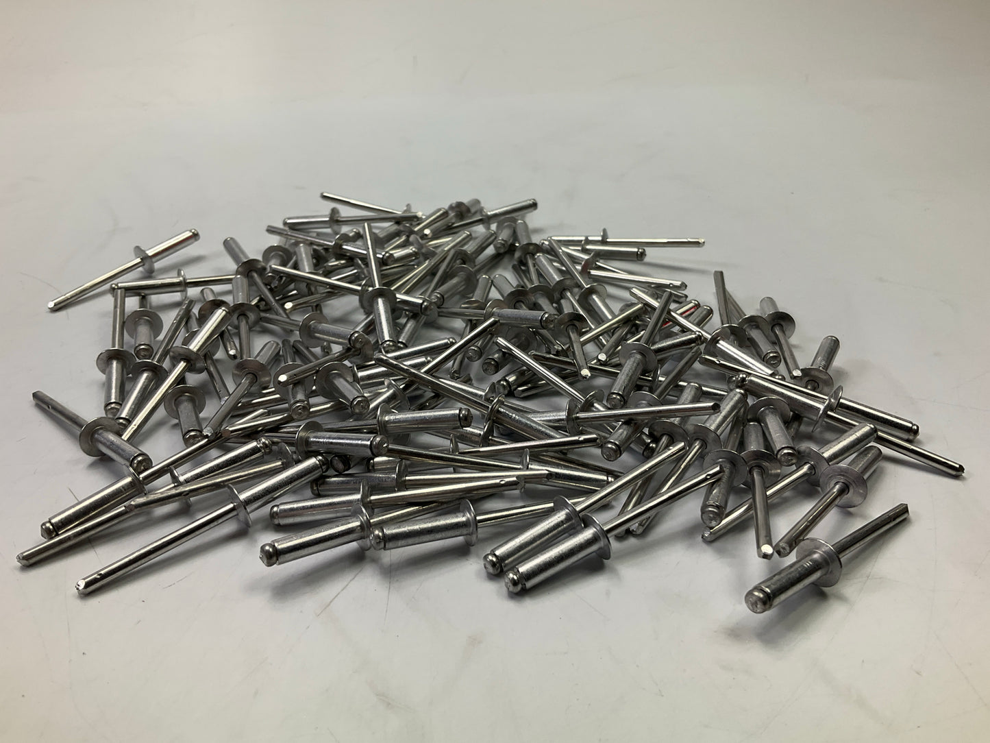 POP 59492 - 3/16'' X 1/2'' SAE Aluminum Medium Head Silver Blind Rivets, 100 Pack
