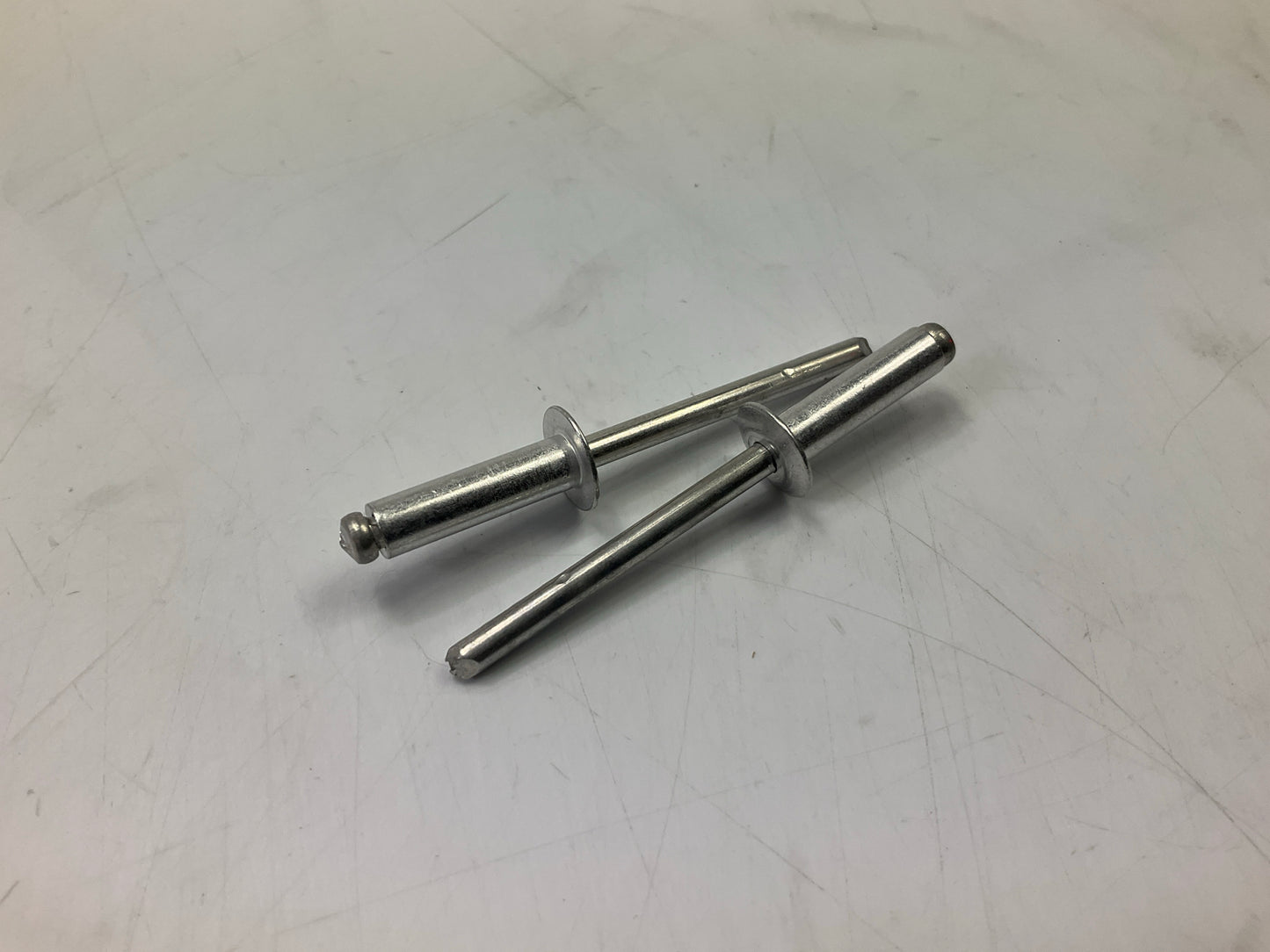 POP 59492 - 3/16'' X 1/2'' SAE Aluminum Medium Head Silver Blind Rivets, 100 Pack