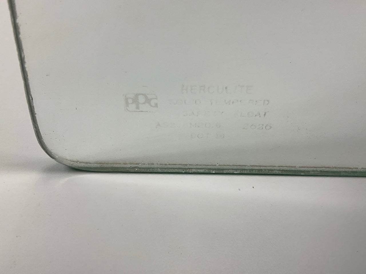 NOS CHIPPED CORNER PPG 1091T Rear Glass For 1968-1972 Chevrolet C10 Suburban