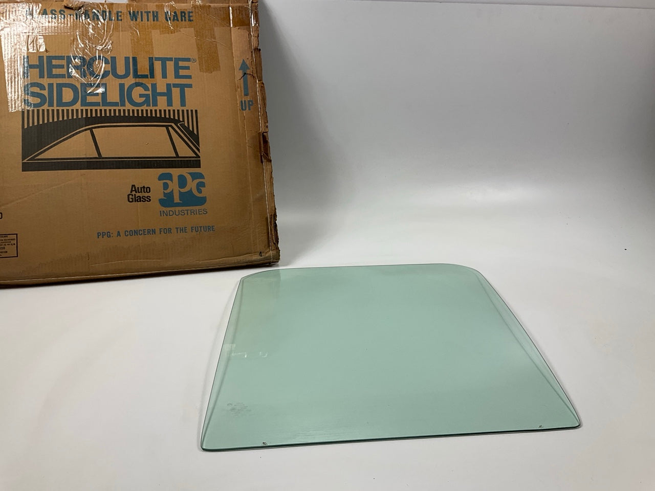NOS - PPG D5335 Front Left Drivers Side Door Glass 1975-1991 Ford Econoline