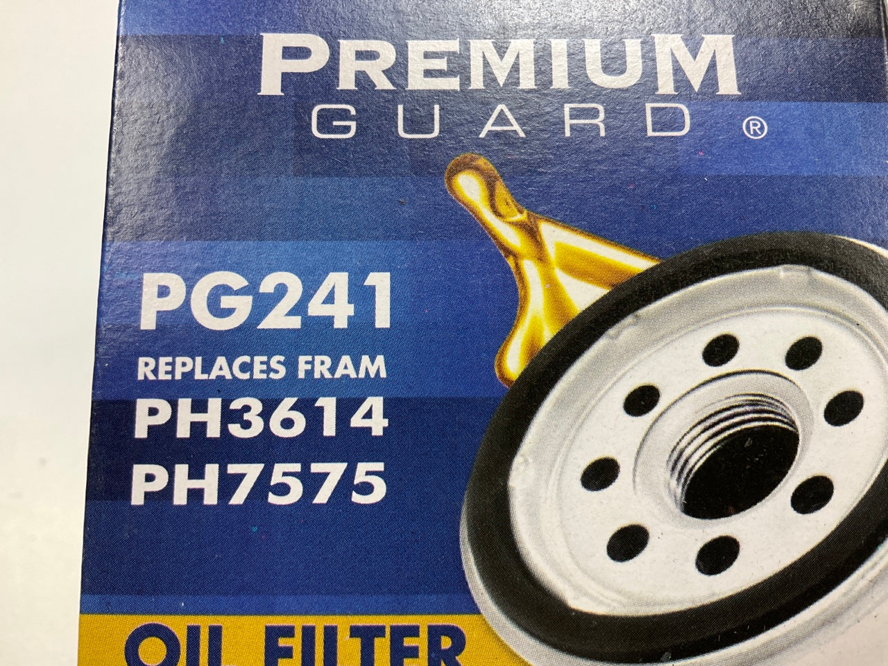 (12) Premium Guard PG241 Engine Oil Filter