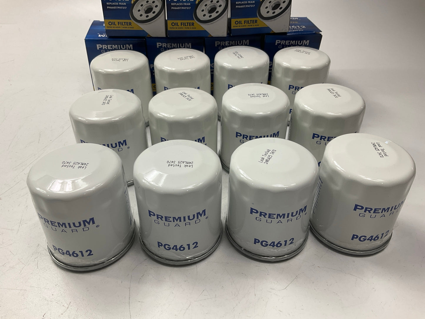 (12) Premium Guard PG4612 Engine Oil Filter