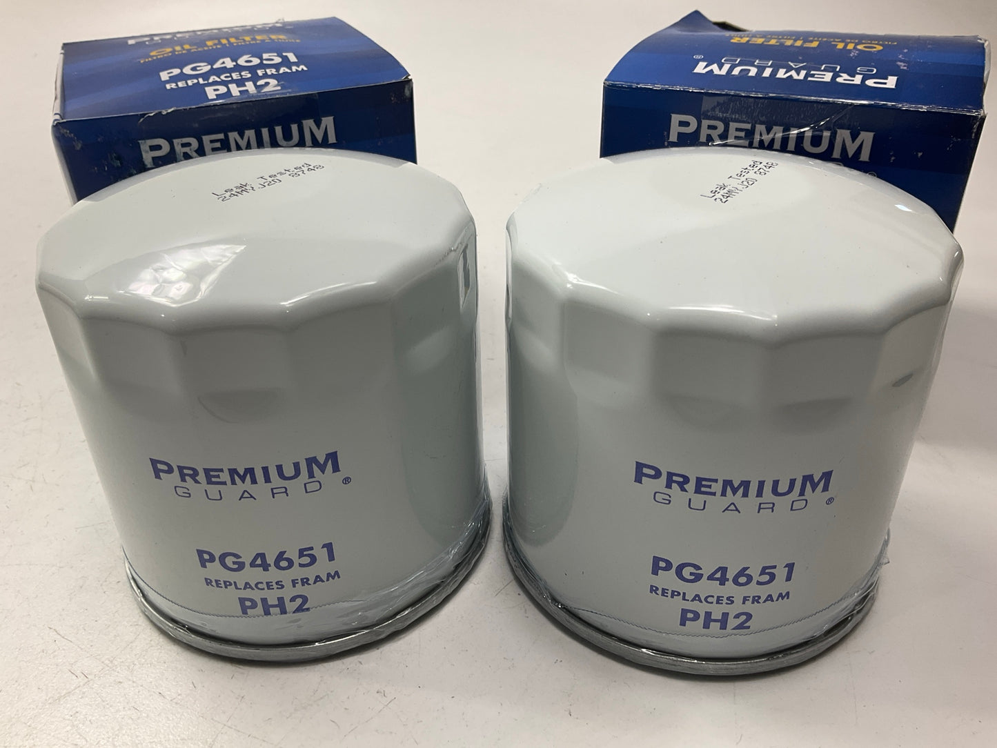 (2) Premium Guard PG4651 Engine Oil Filter