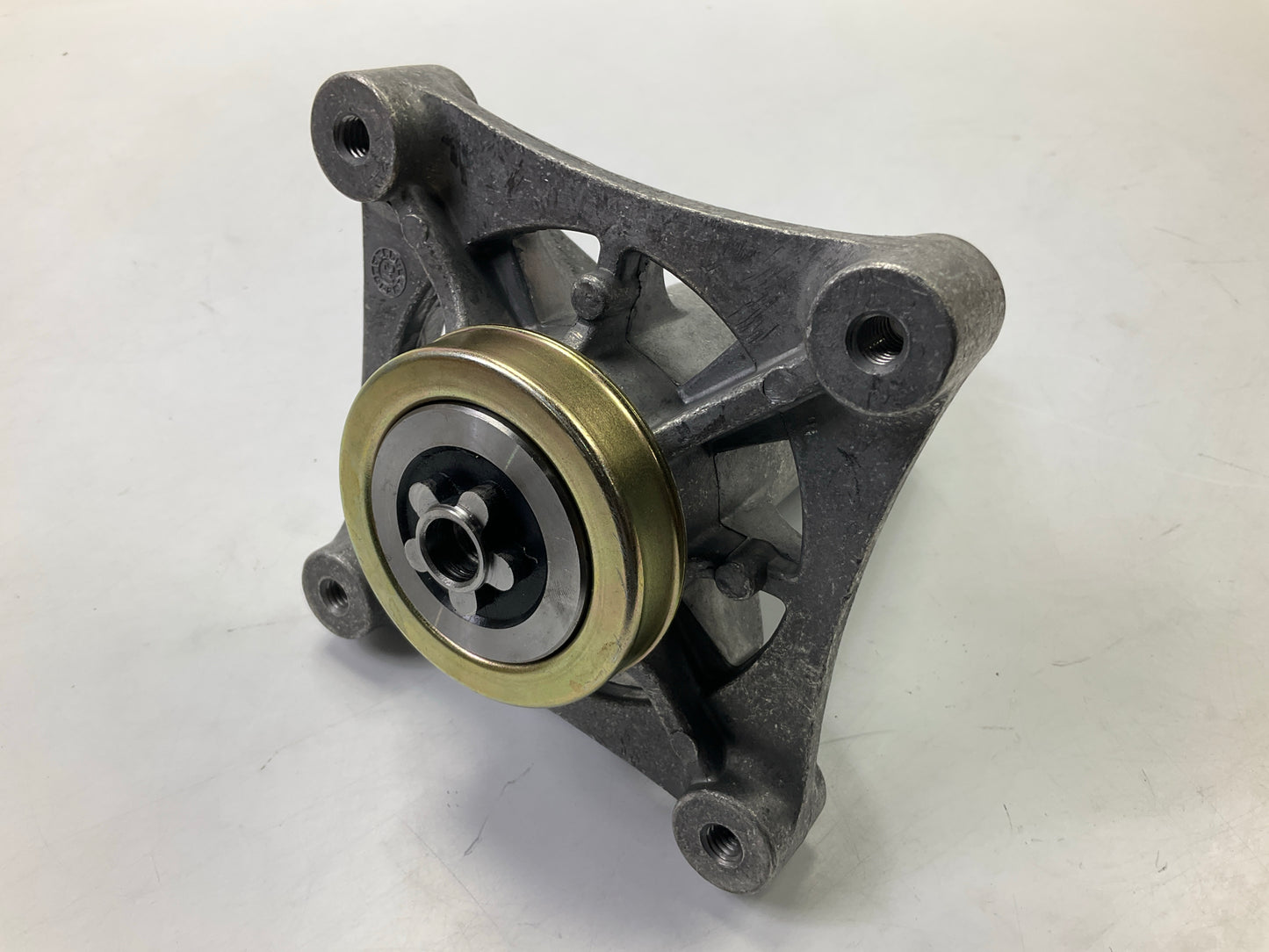 Primeline 7-03184 Lawn Mower Deck Spindle 532187292, 532192870, 587125401