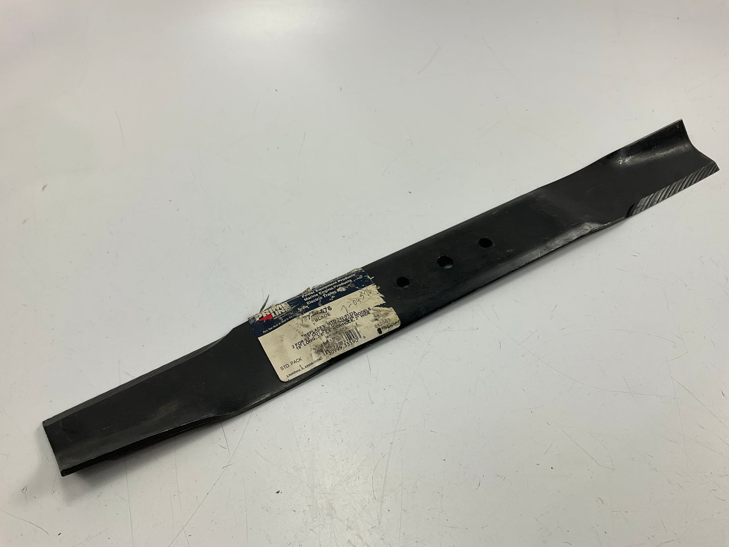 Primeline 7-04576 Lawn Mower Blade 19'' Legth, 3/8'' Center Hole 5/16'' Outer Holes