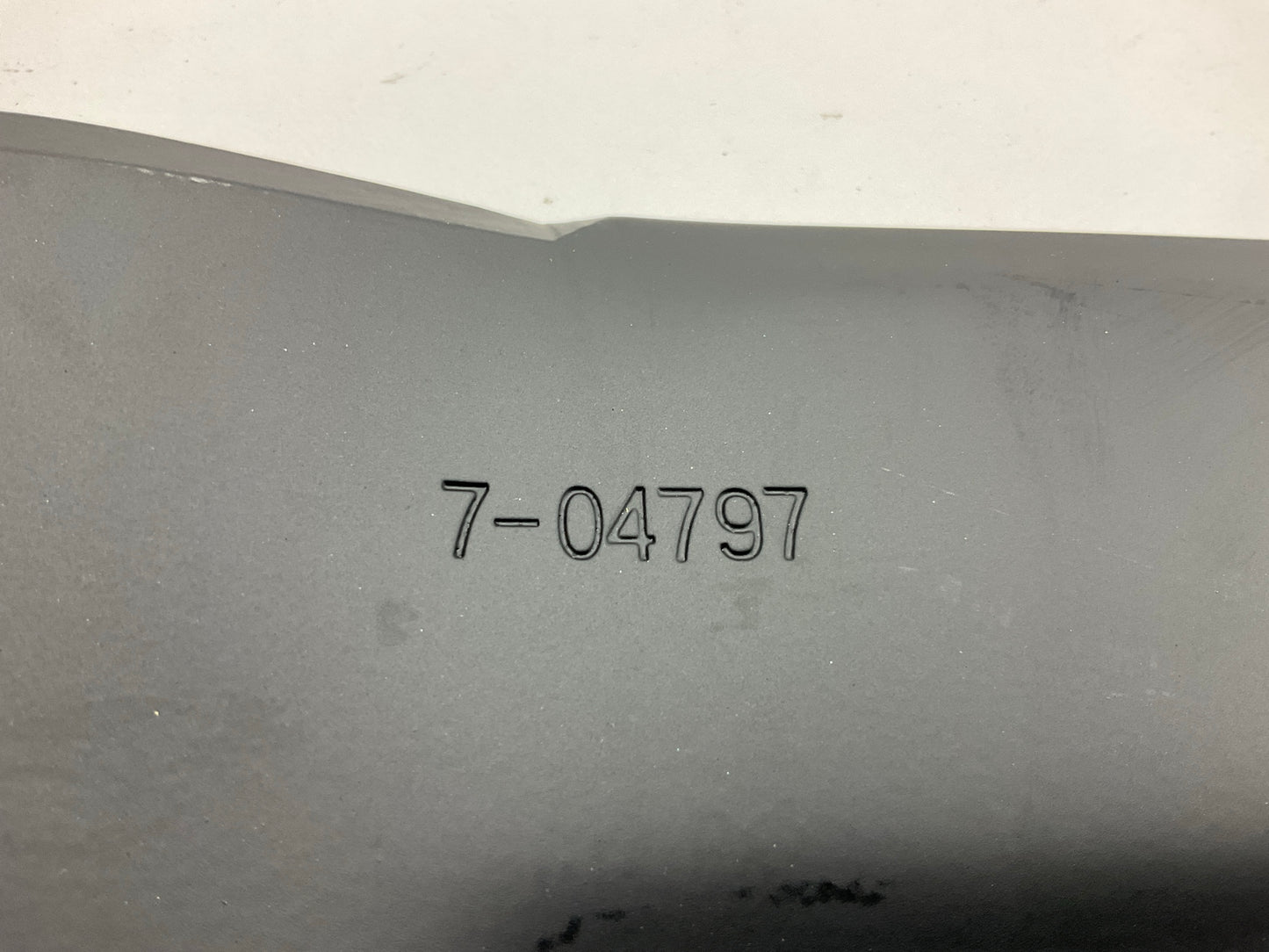 Primeline 7-04797 Lawn Mower Blade 21'' L 55 Point Star Center Hole 2 1/4'' Wide