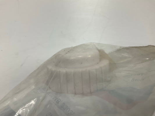 Primeline 7-04909 Vented Plastic Gas Cap 1 1/2'' Diameter 410144B, 33032, 681446