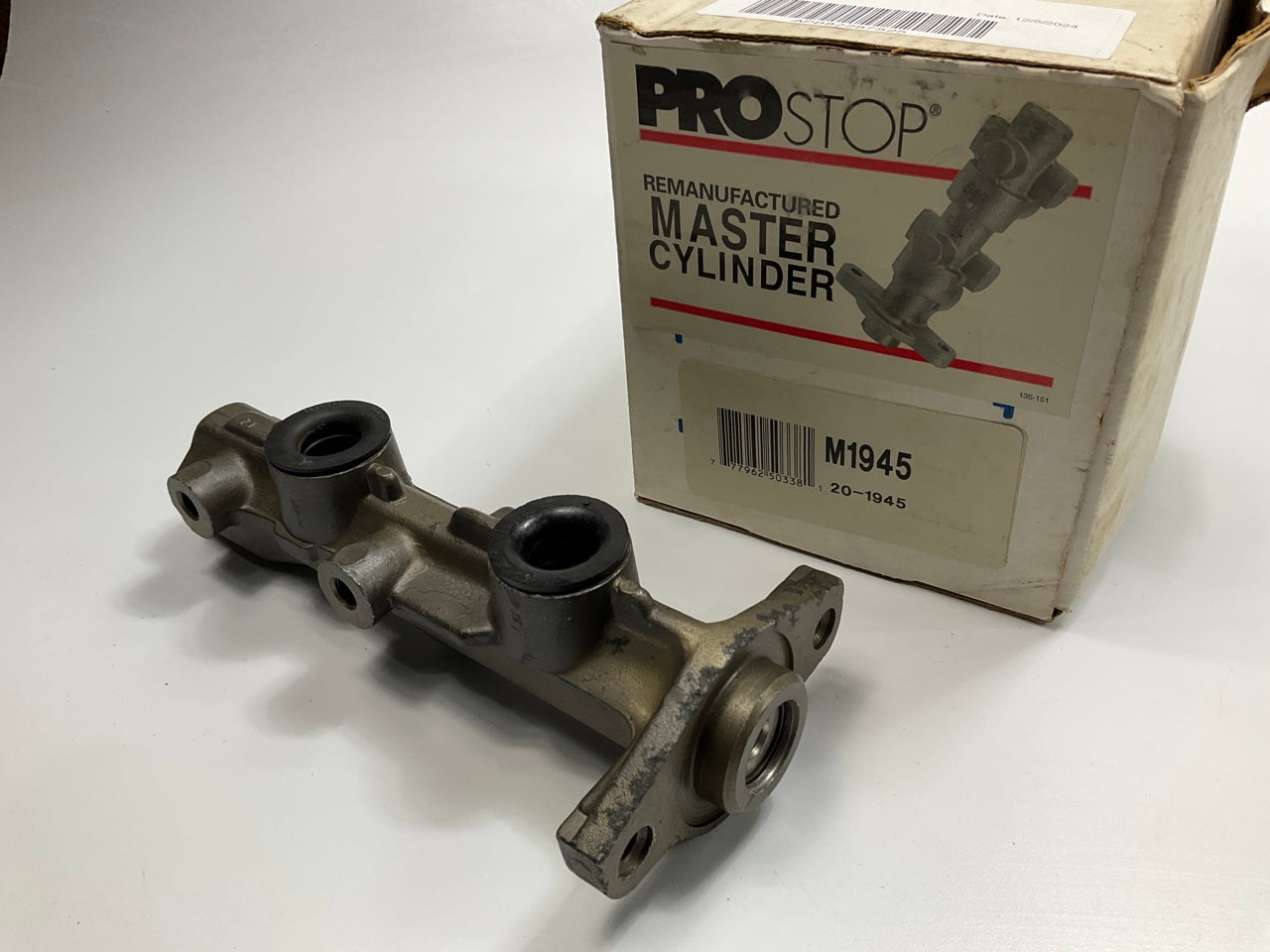 REMAN. Pro Stop M1945 Brake Master Cylinder