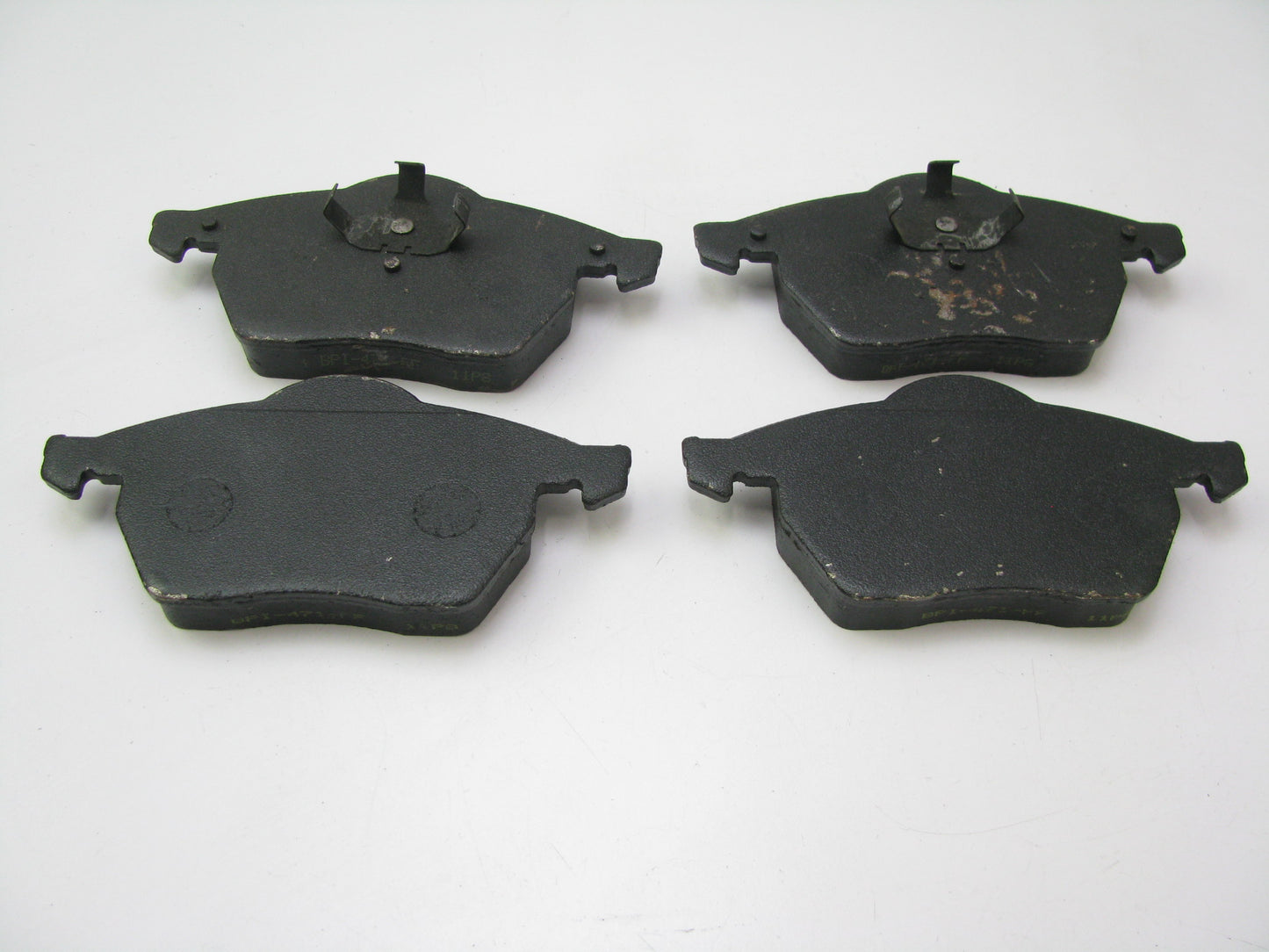 Pro Stop PD687M Front Disc Brake Pads For 1996-2004 VW Jetta 2000-2004 Audi TT