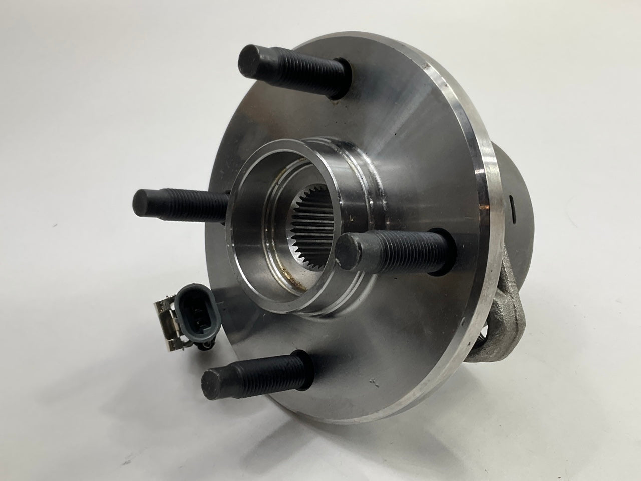 Proline 513204 Front Wheel Bearing Hub For 2006-08 Chevy Cobalt, 2007-08 G5