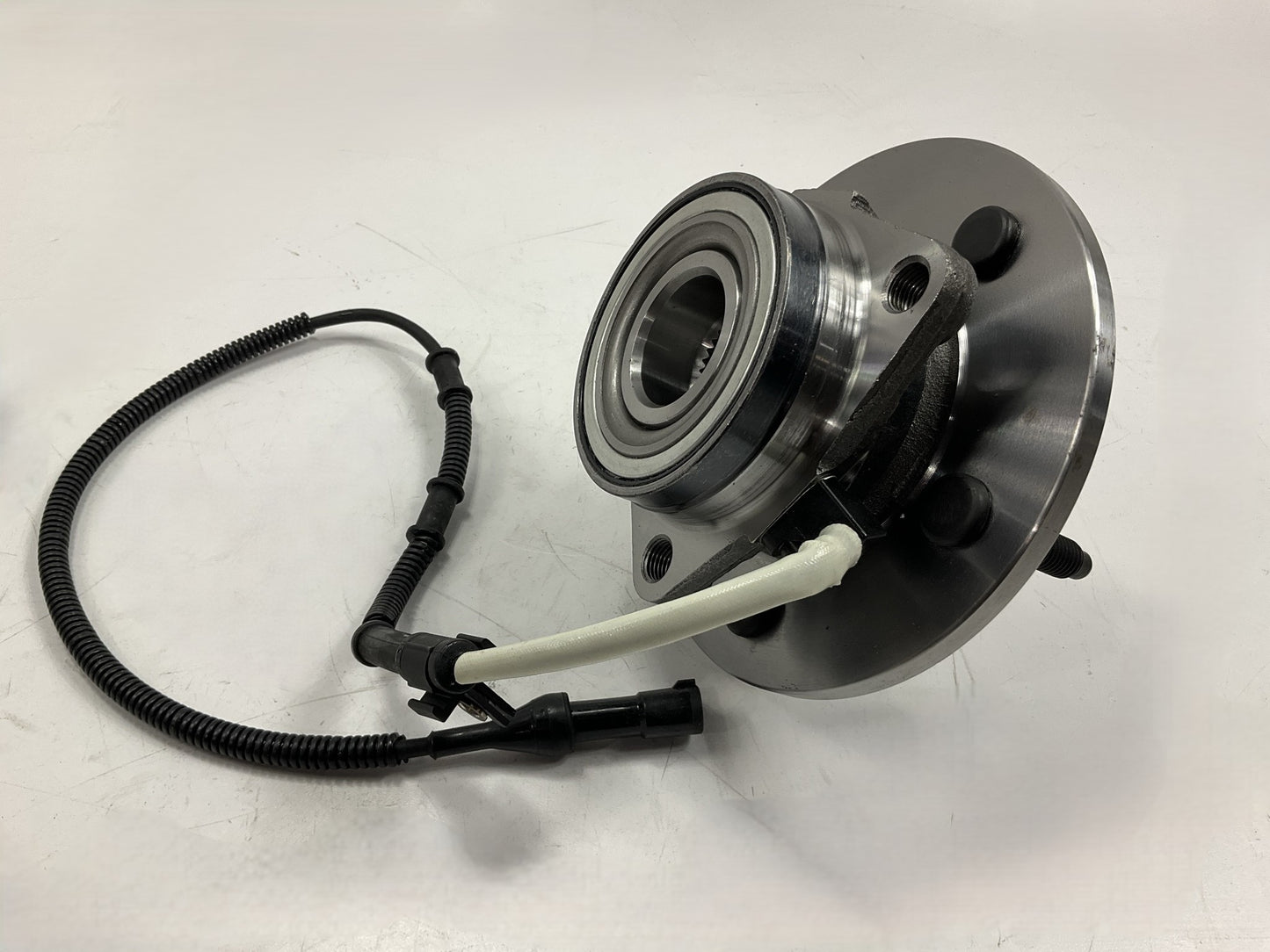 Proline 515004 Front Wheel Bearing Hub