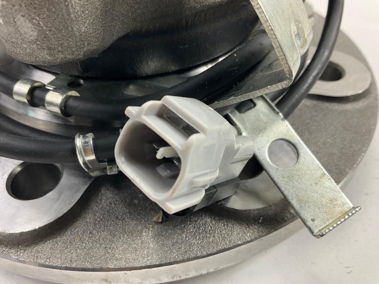 MISSING WHEEL STUDS - Proline 515035 Front Wheel Bearing Hub