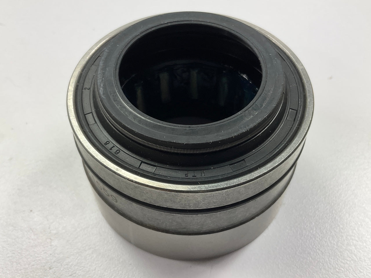 Proline R1559 Drive Axle Shaft Bearing, Rear