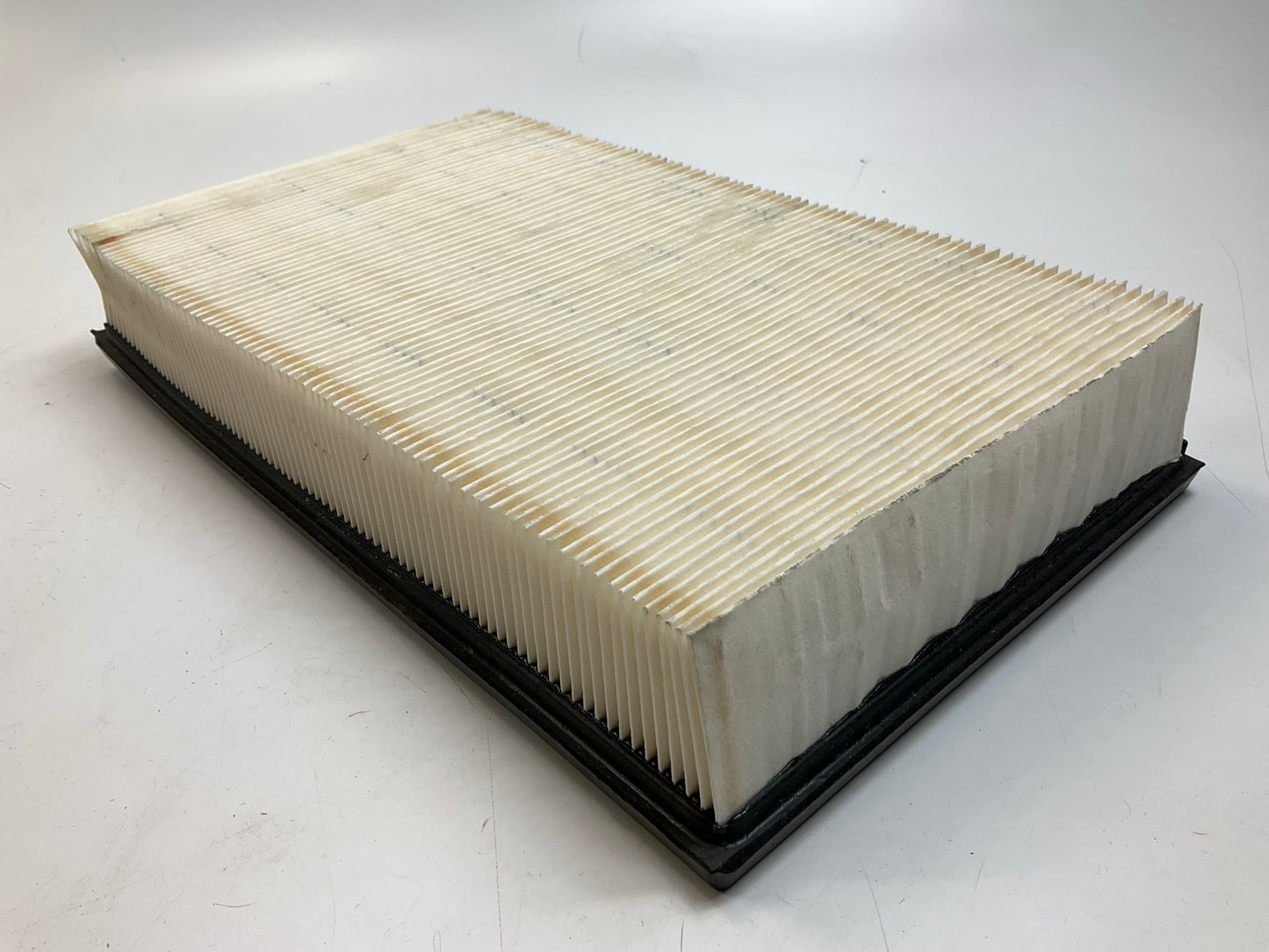 Purolator A35375 Engine Air Filter For 1999-2006 Volvo S80