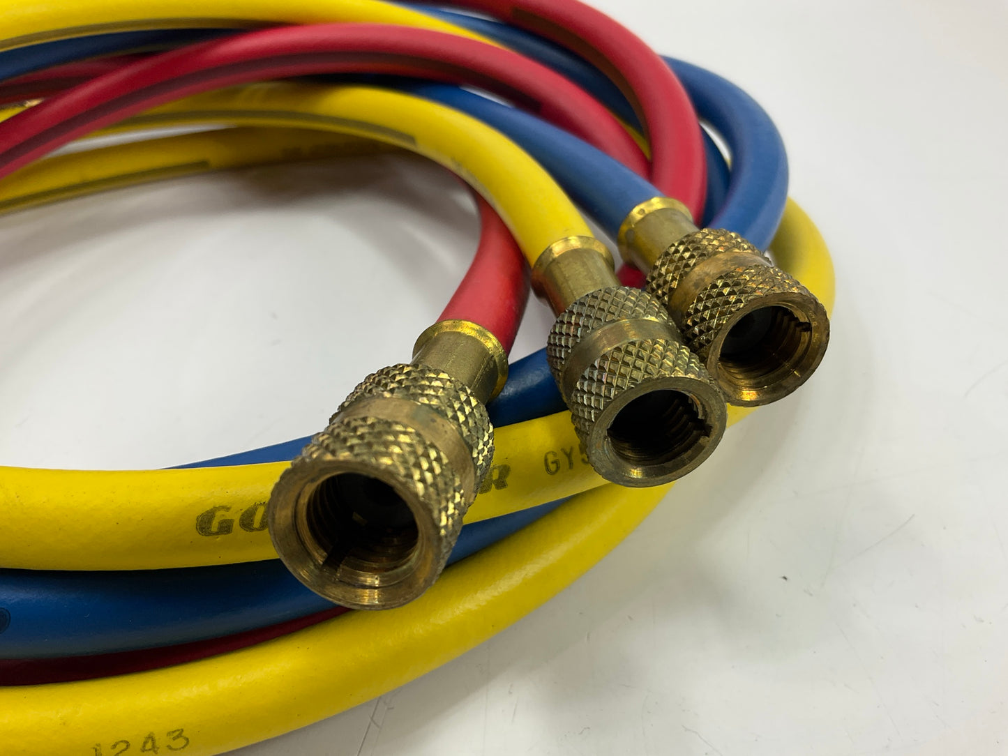 Pyroil 2318 3 Color-Keyed 134a Manifold Hose Set 60''