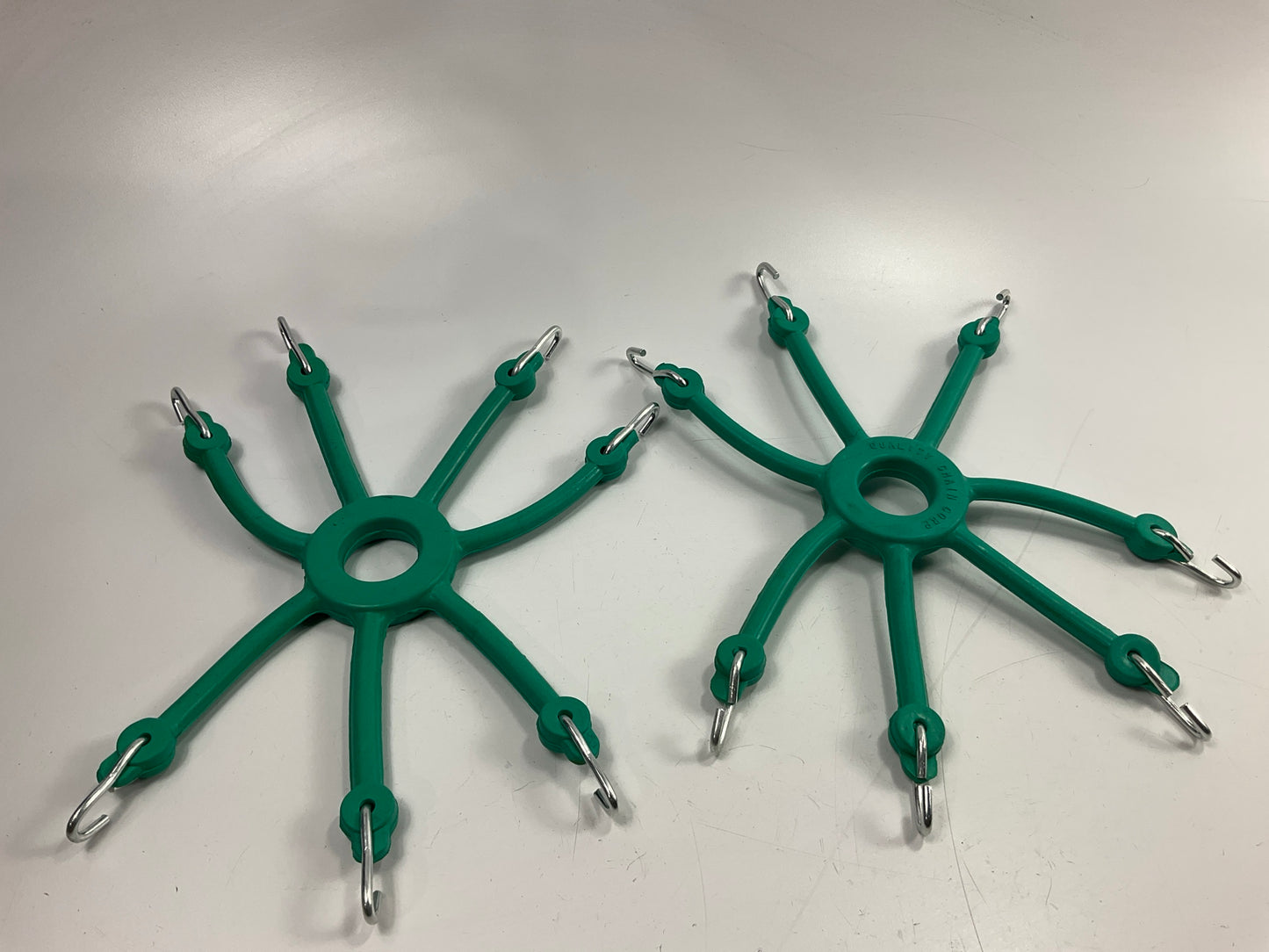 Quality Chain 0213 - Rubber Spider Bungee Tire Chain Adjusters - 7 Arm (Green)