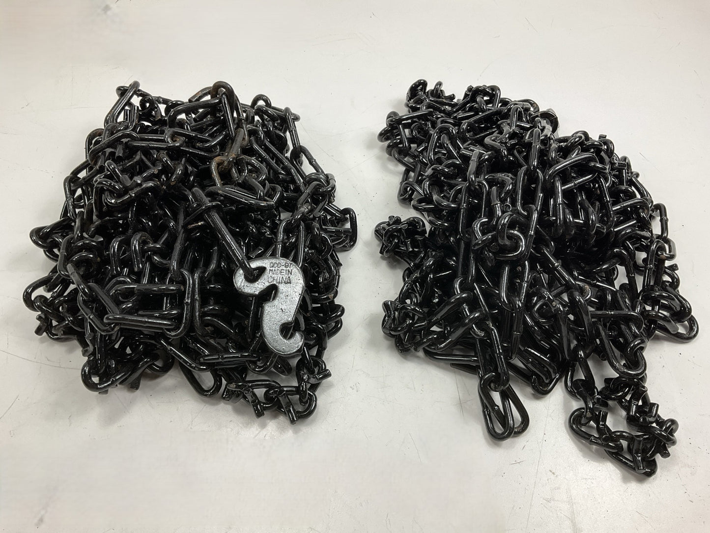 Quality Chain 2811 Tire Snow Chains PAIR 235/60R16, 235/65R17, 28x8.5R15