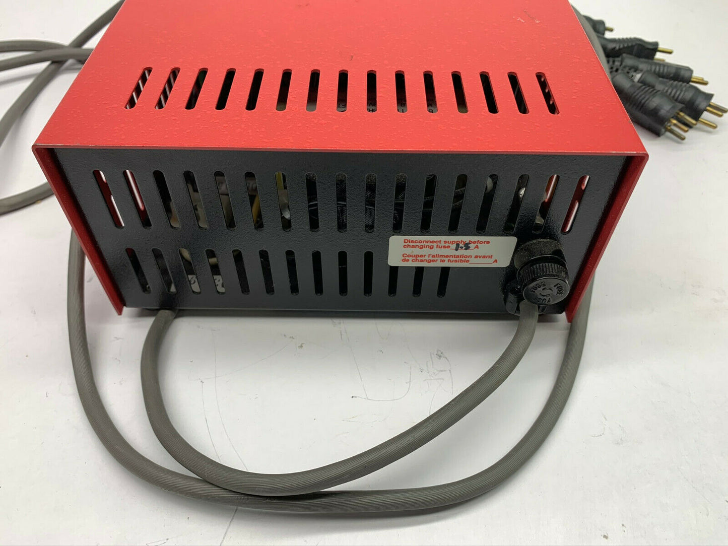 Used RACAL HEALTH&SAFETY 5-Unit Charging Station 520-03-72 Model YL7330.