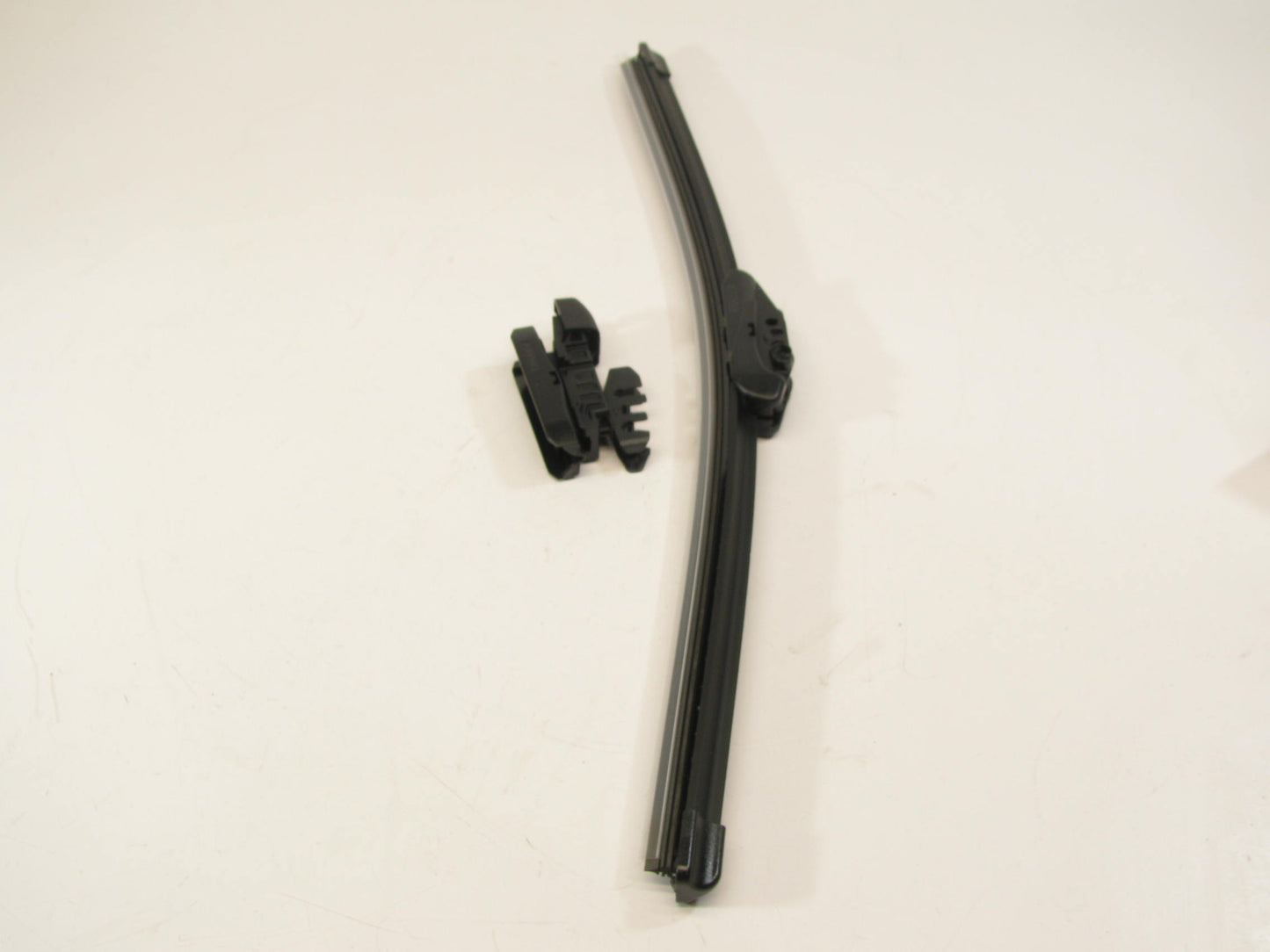 Rain-x 5079276-1 Latitude 8-in-1 Windshield Wiper Blade 19''