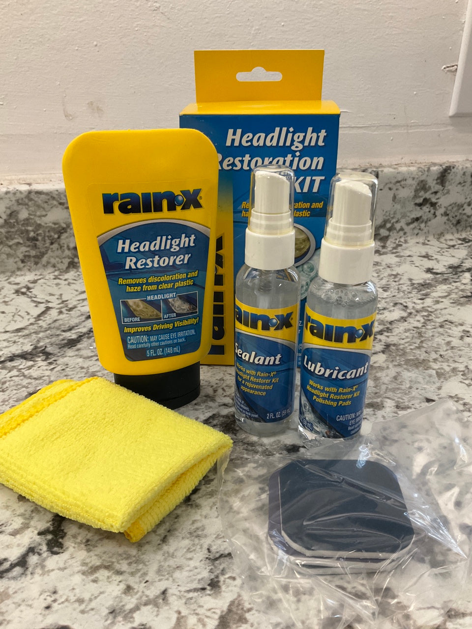 Rain-X 800001809 Headlight Head Light & Plastic Restoration Polish Kit Restorer