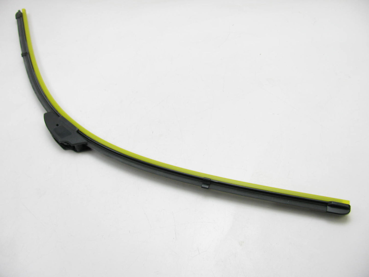 Rain-X 870045 Quantum Elite 28'' LEFT DRIVERS SIDE Wiper Blade, 9x3 Hook