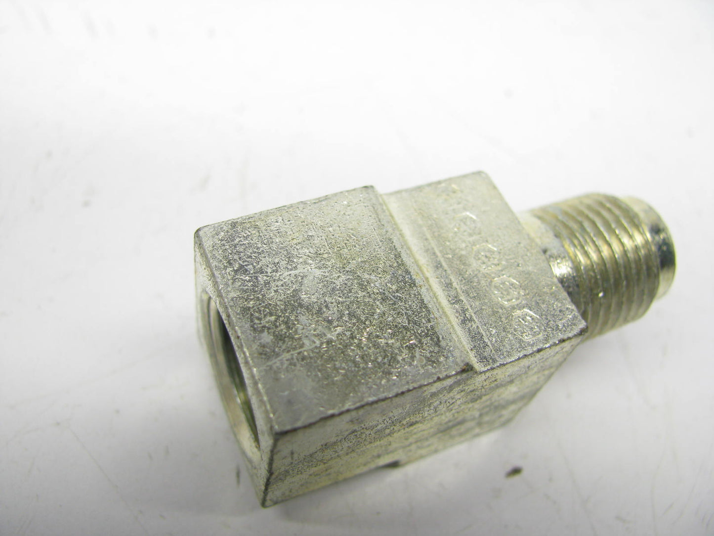(x10) Raybestos 761-852C Trailer  Brake Hydraulic Fittings