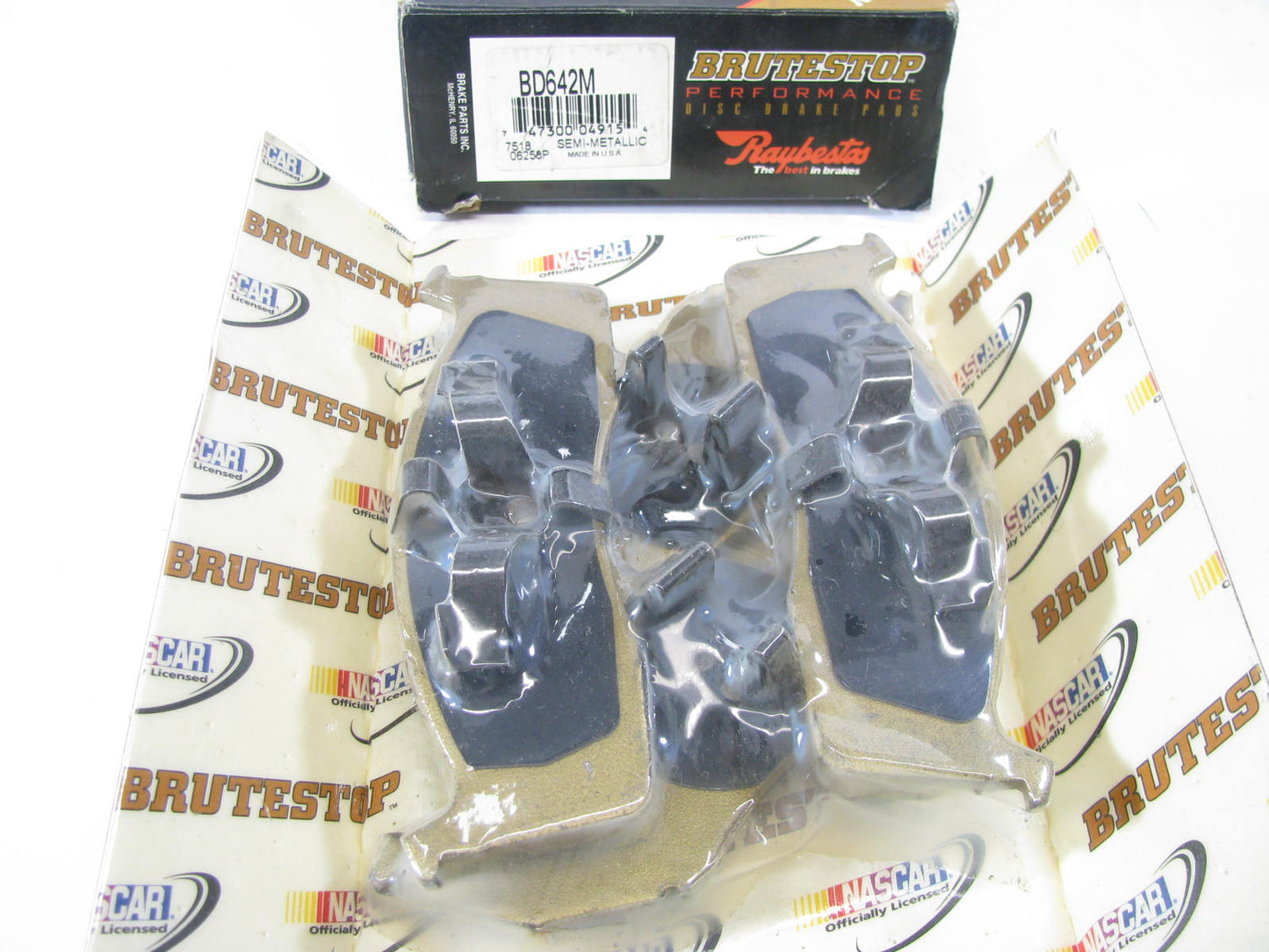 Raybestos BD642M Front Disc Brake Pads For 1995-1997 Dodge Neon