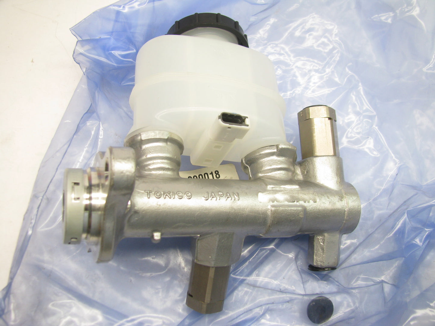 Raybestos MC390018 TOKICO Brake Master Cylinder For 1994-1996 Infiniti G20