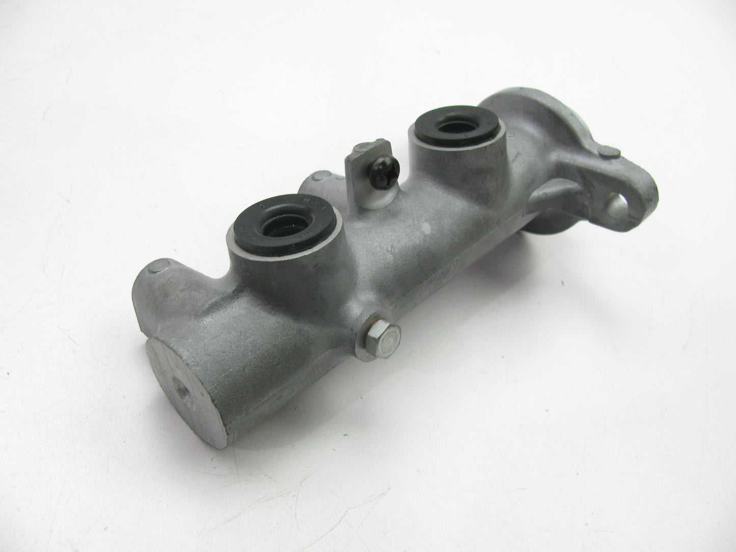Raybestos MC390162 Brake Master Cylinder W/O Reservoir For 1993-1997 Isuzu Rodeo