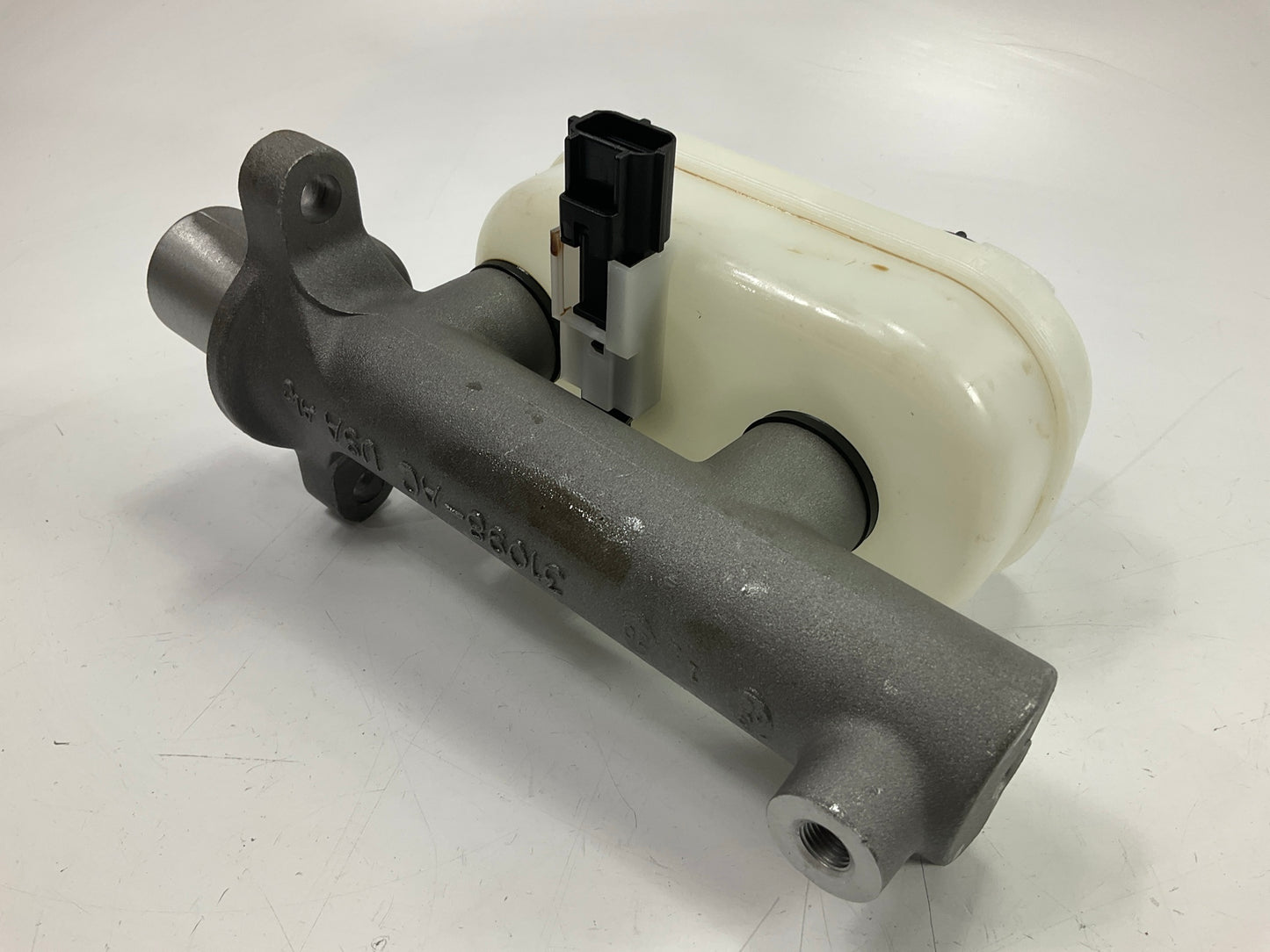 Raybestos MC390581 Brake Master Cylinder For 1999-2003 Ford Windstar