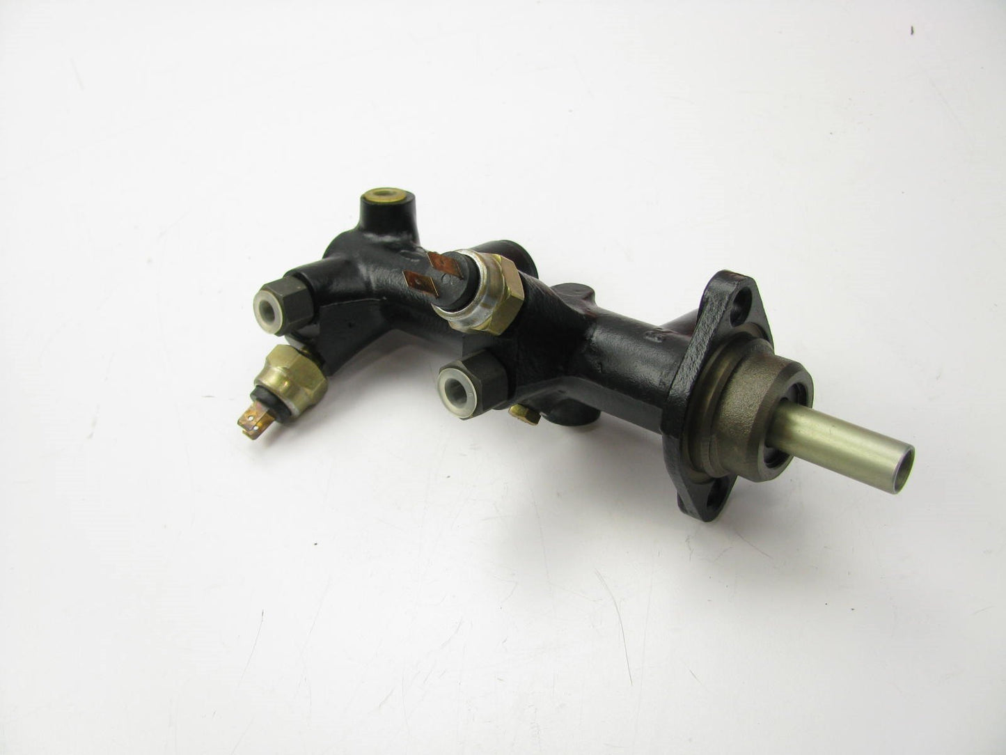 Raybestos MC39286 Brake Master Cylinder 77-79 Audi Fox, 80-81 4000 W/O Reservoir