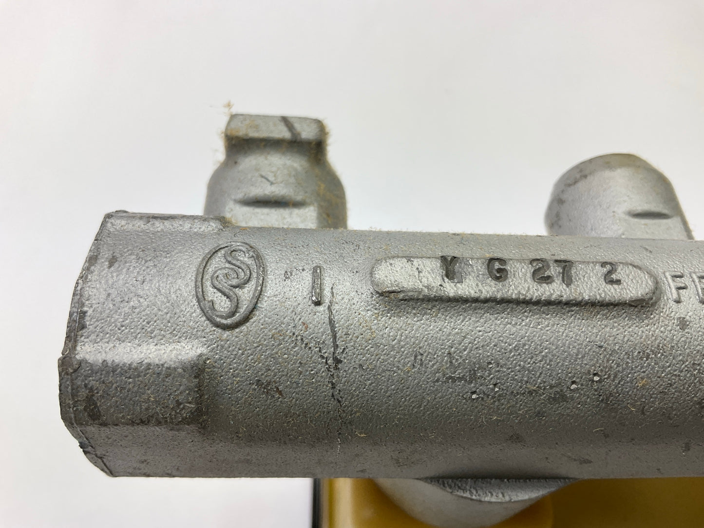 Raybestos MC39647 Brake Master Cylinder 88-91 Chevy C1500 RWD Manual Brakes ONLY