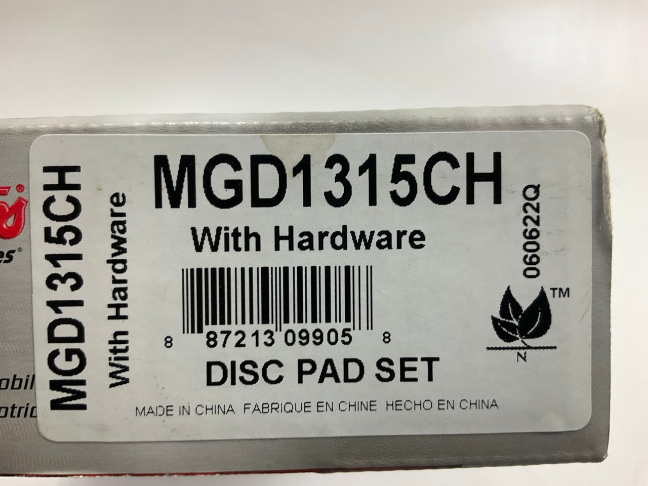 Raybestos MGD1315CH Rear Ceramic Disc Brake Pad Set