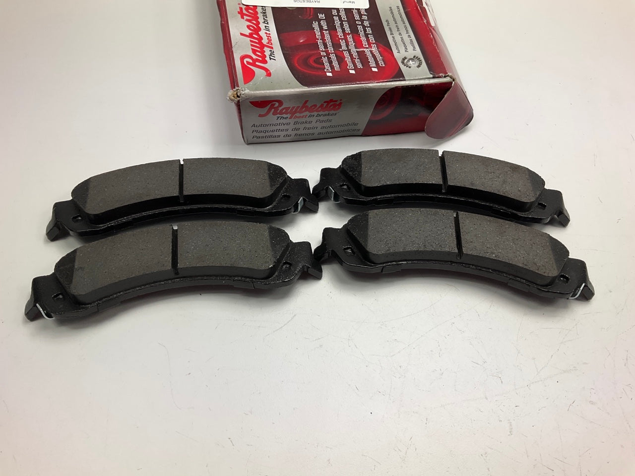 Raybestos MGD834CH Rear Ceramic Disc Brake Pads