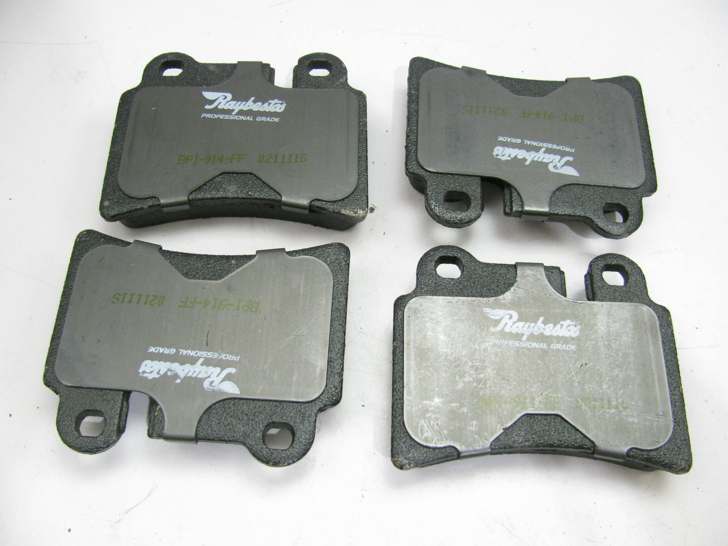 Raybestos PGD1277M Rear Disc Brake Pads For 2006-2010 Volkswagen Touareg