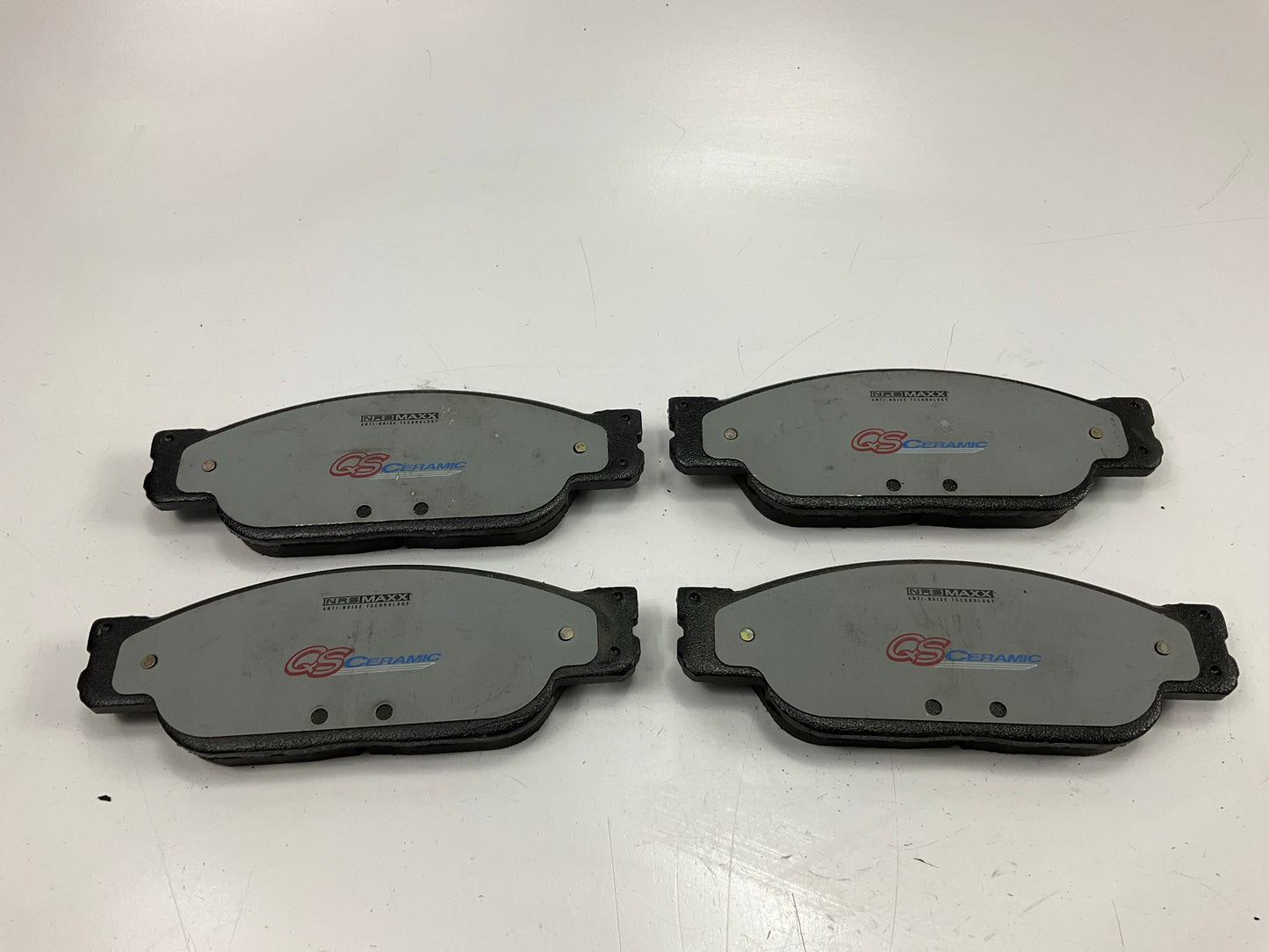 Raybestos PGD805QS Front Ceramic Disc Brake Pads