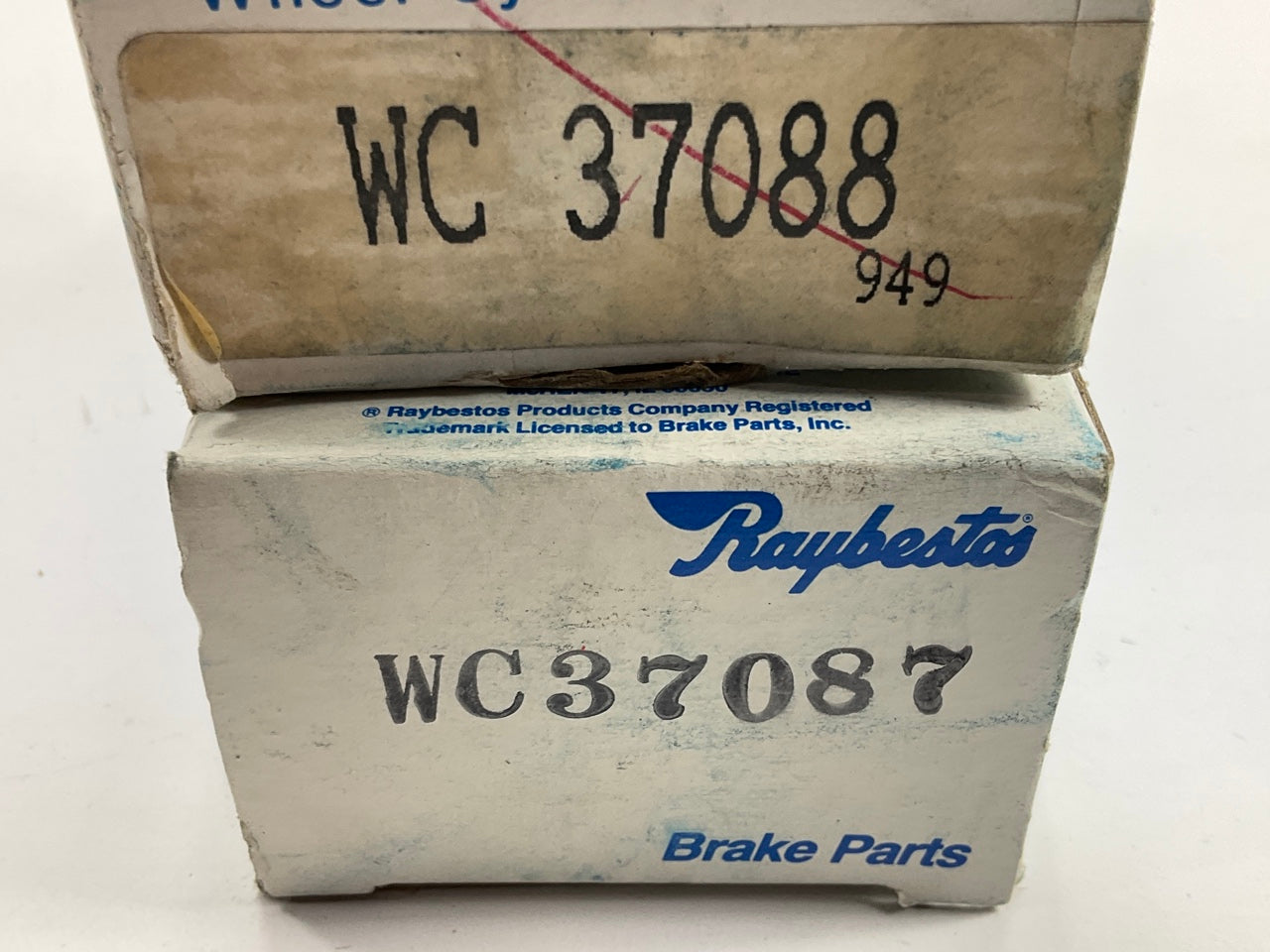 Raybestos WC37087 & WC37088 Front Left & Right Drum Brake Wheel Cylinder