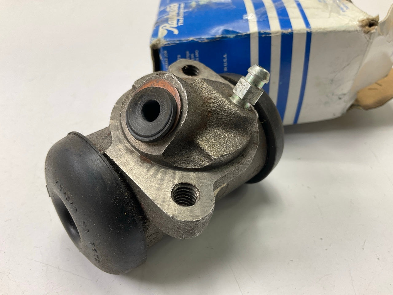 Raybestos WC37098 Front Right Drum Brake Wheel Cylinder