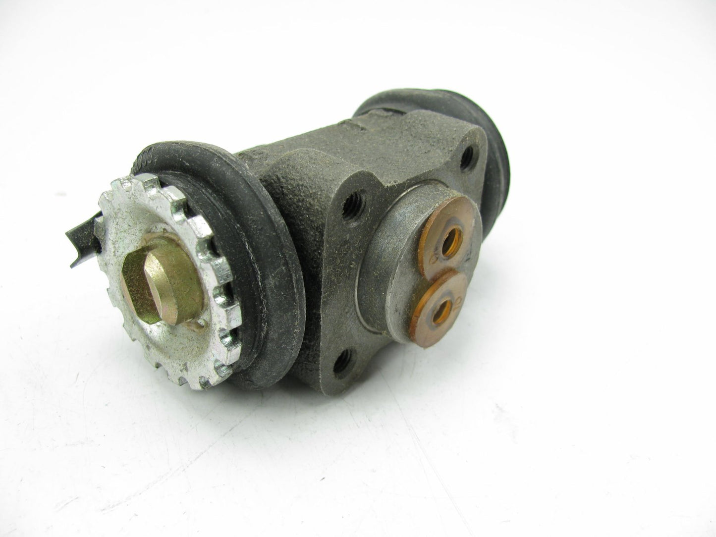 Raybestos WC37472 REAR LOWER Drum Brake Wheel Cylinder 77-78 B1800 Courier