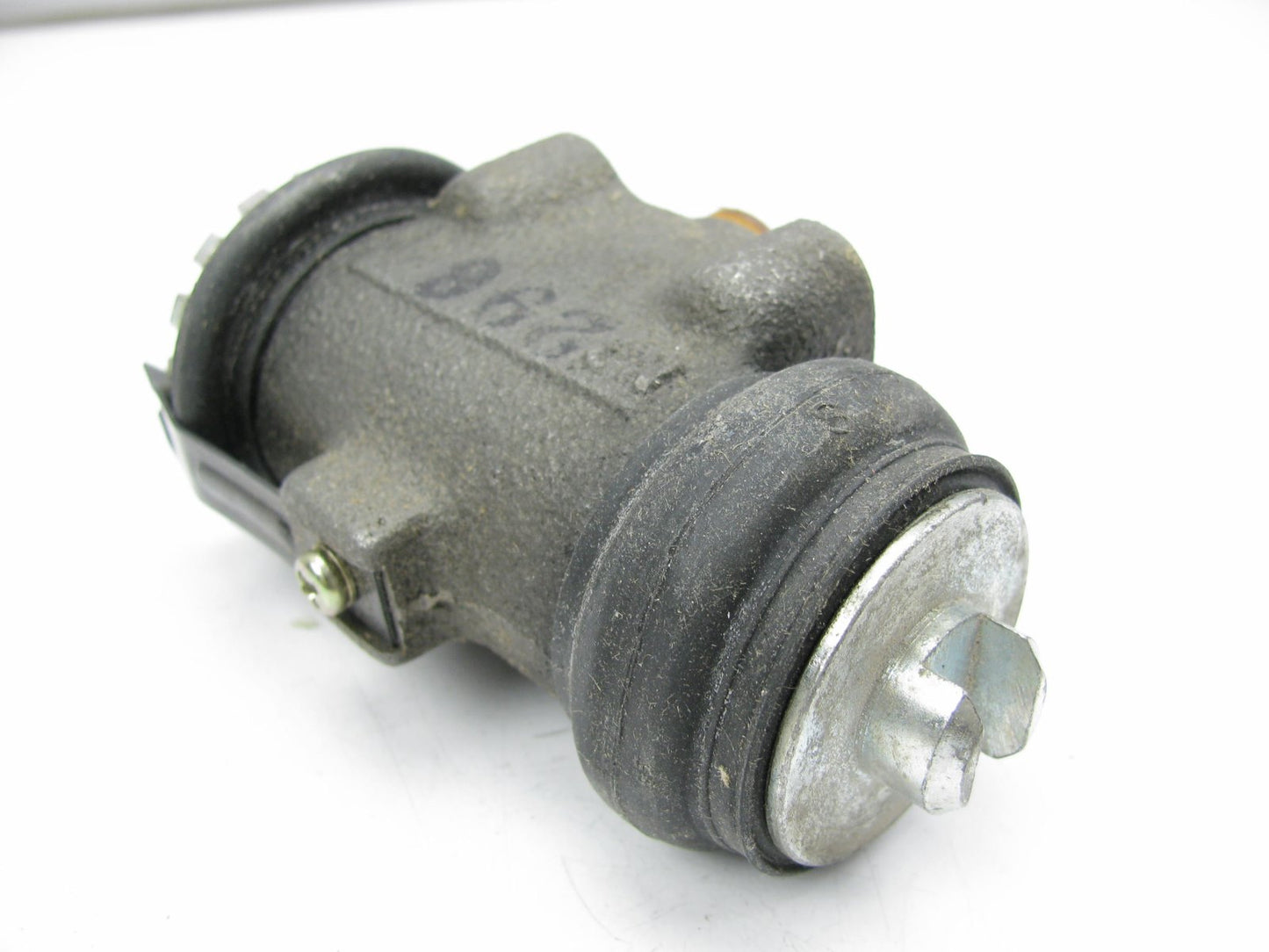 Raybestos WC37472 REAR LOWER Drum Brake Wheel Cylinder 77-78 B1800 Courier