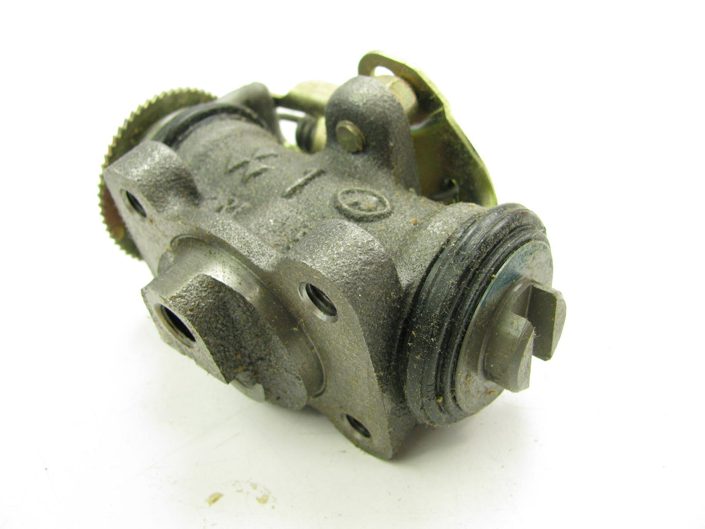Raybestos WC37952 Rear Right Rearward Brake Wheel Cylinder 1988-1990 Isuzu NPR