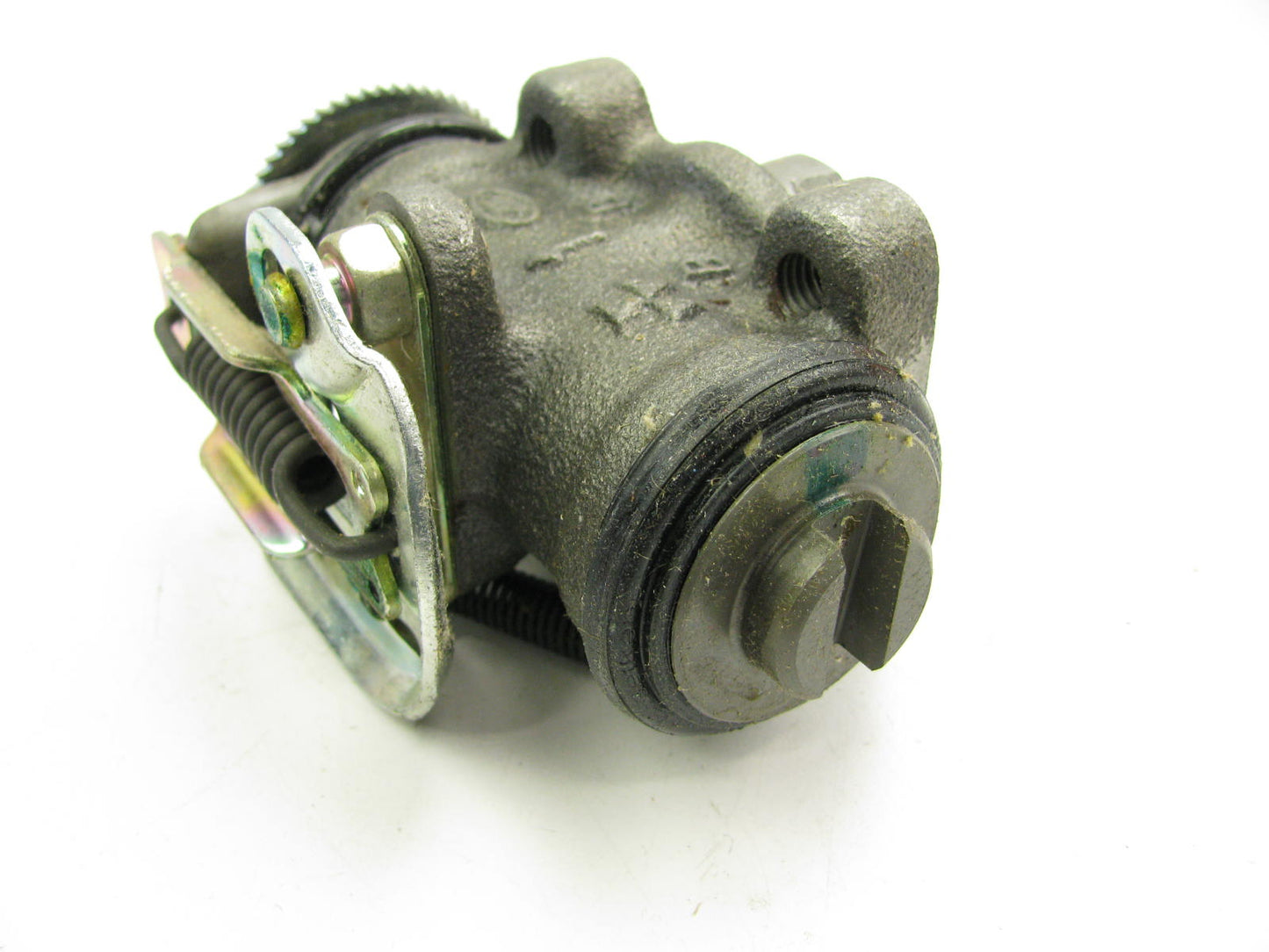 Raybestos WC37953 Rear Left Drum Brake Wheel Cylinder for 1988-1990 Isuzu NPR