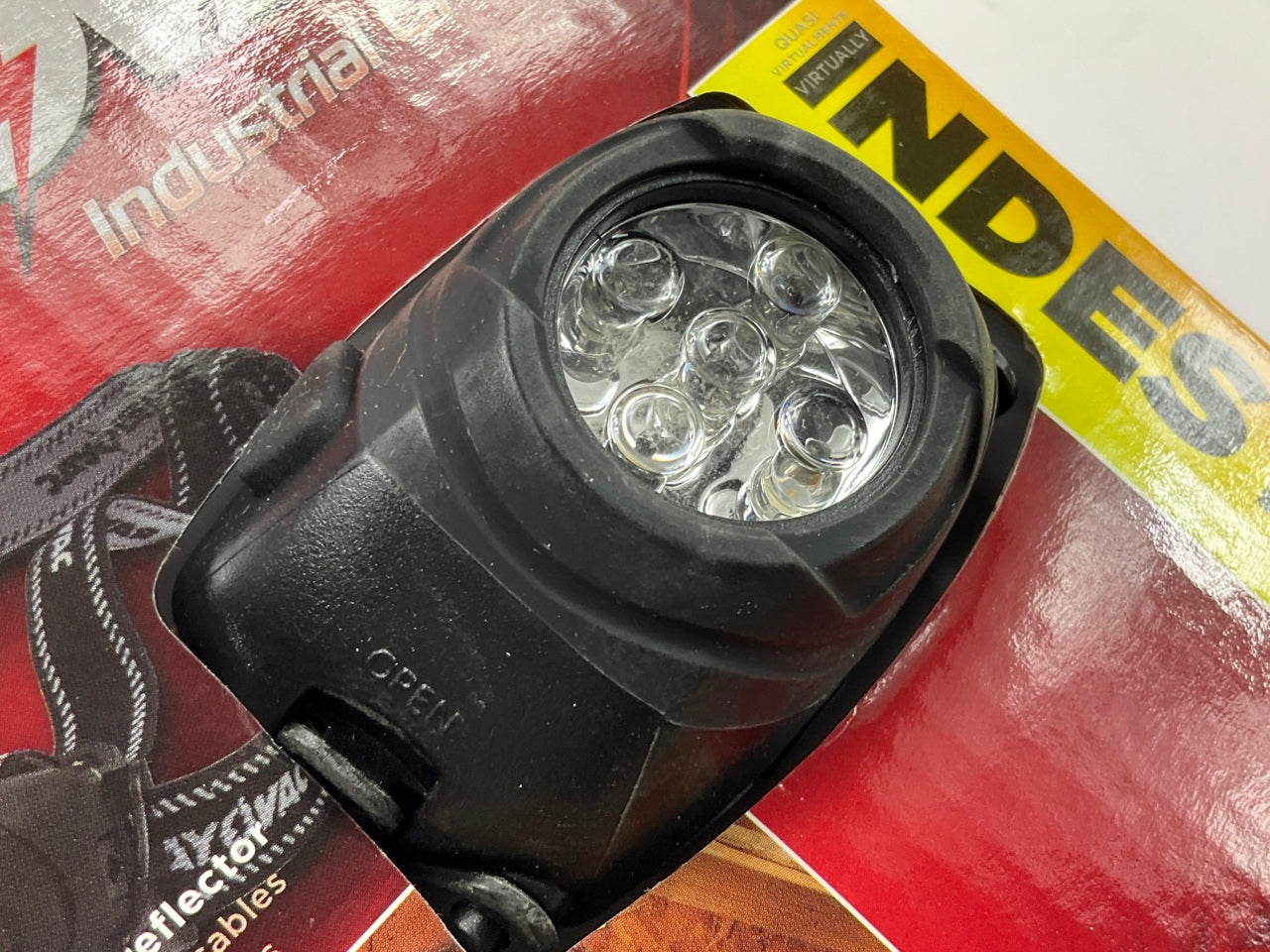RAYOVAC Virtually Indestructible 35 Lumen 3AAA LED Headlight Head Flashlight