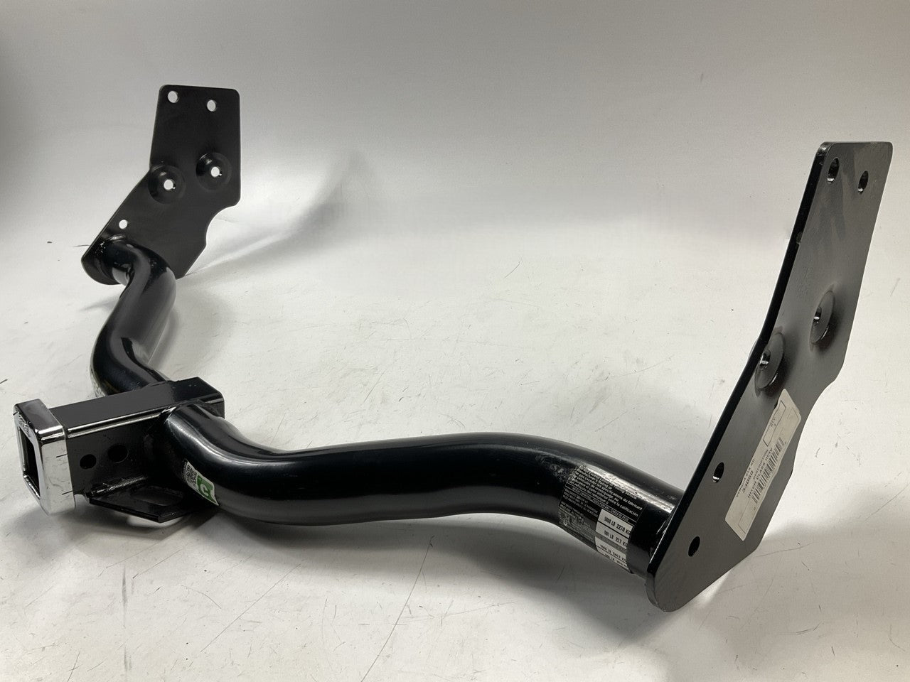 Reese 33050 Class 3 Trailer Hitch For 1996-2004 Nissan Pathfinder