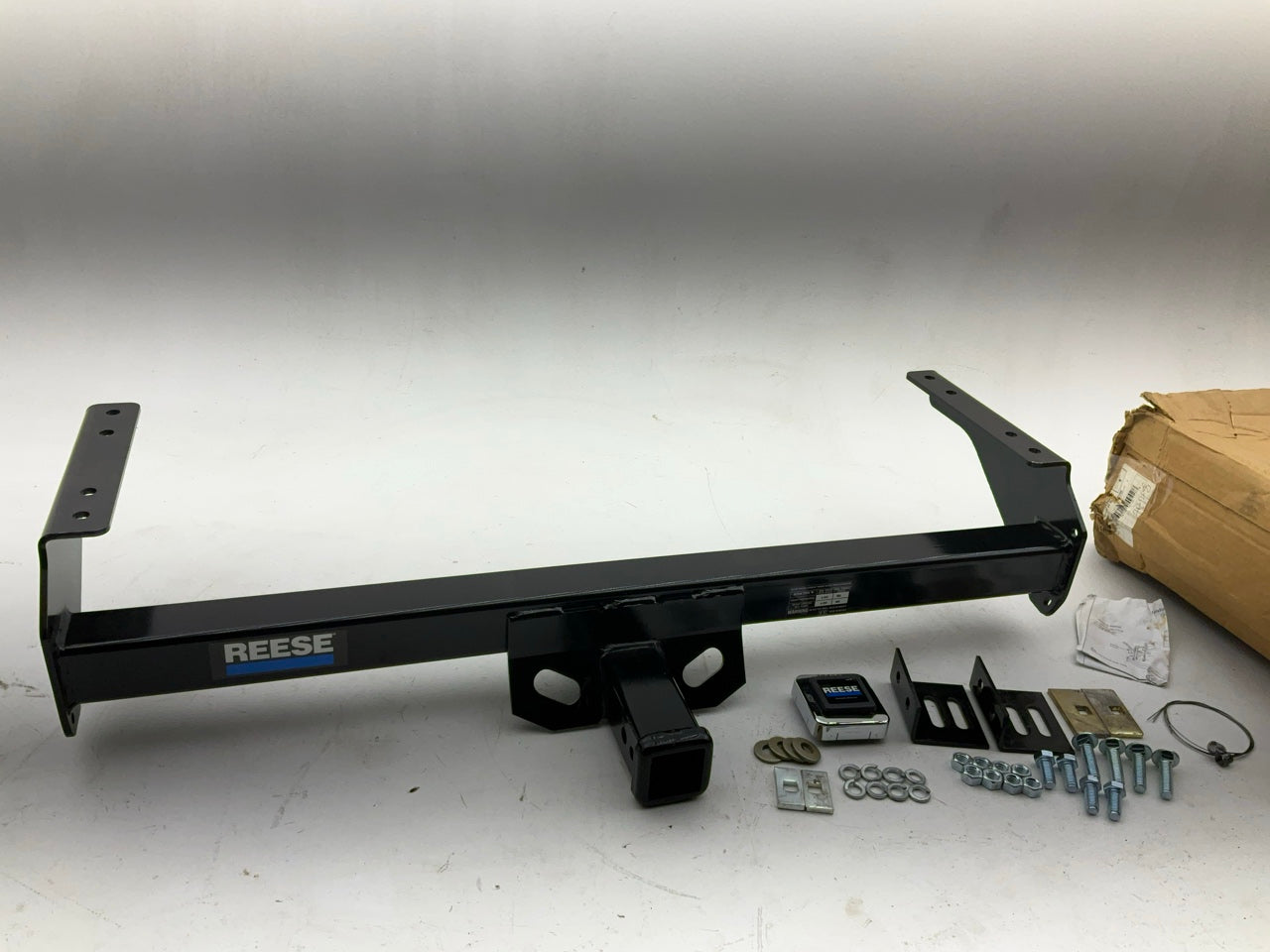 Reese 44148 Class 3 Trailer Hitch For 1998-04 Nissan Frontier, 88-97 D21 Pickup