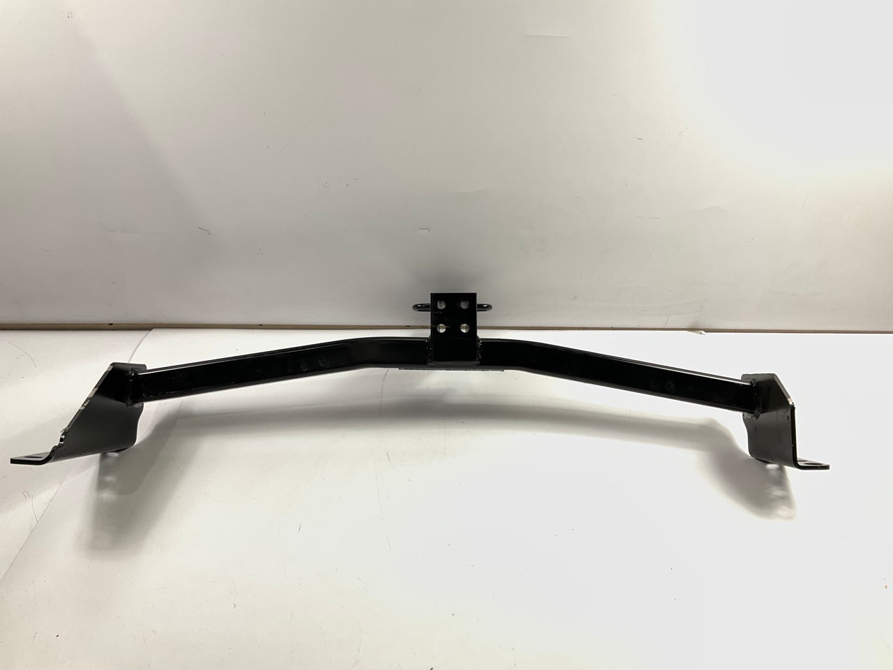 Reese 44712 Class 3 Trailer Hitch. 2'' Receiver For 2008-2016 Nissan Rogue