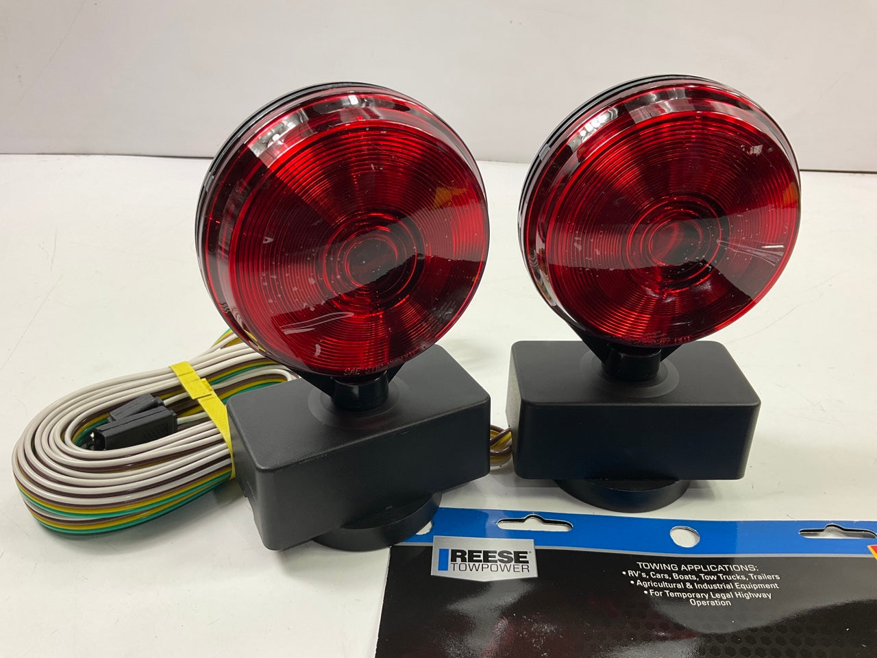Reese 73864 Tow Light Kit - Includes 2 Magnetic Base Lights And Leads