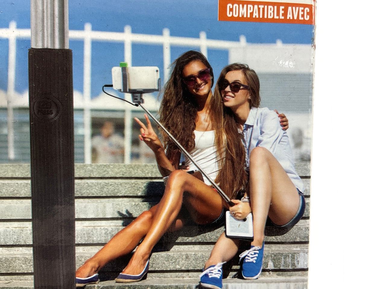 Retrak Etselfiew Selfie Stick With Wired Shutter