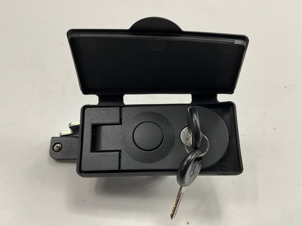 Retrax F05-1013 Replacement Lock And Handle For Tonneau Cover (Includes 2 Keys)
